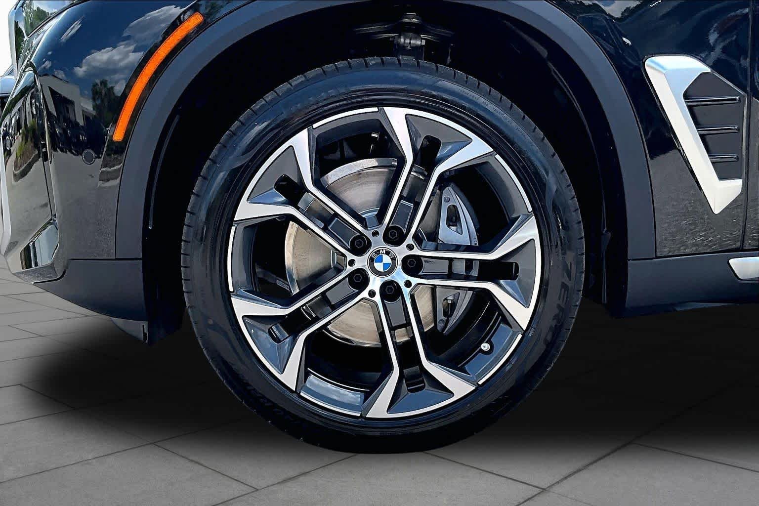 New 2026 Black Sapphire Metallic BMW sDrive40i image 11