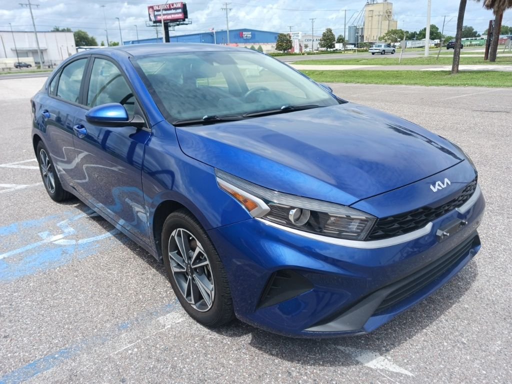 2024 Kia Forte LXS AT's photo