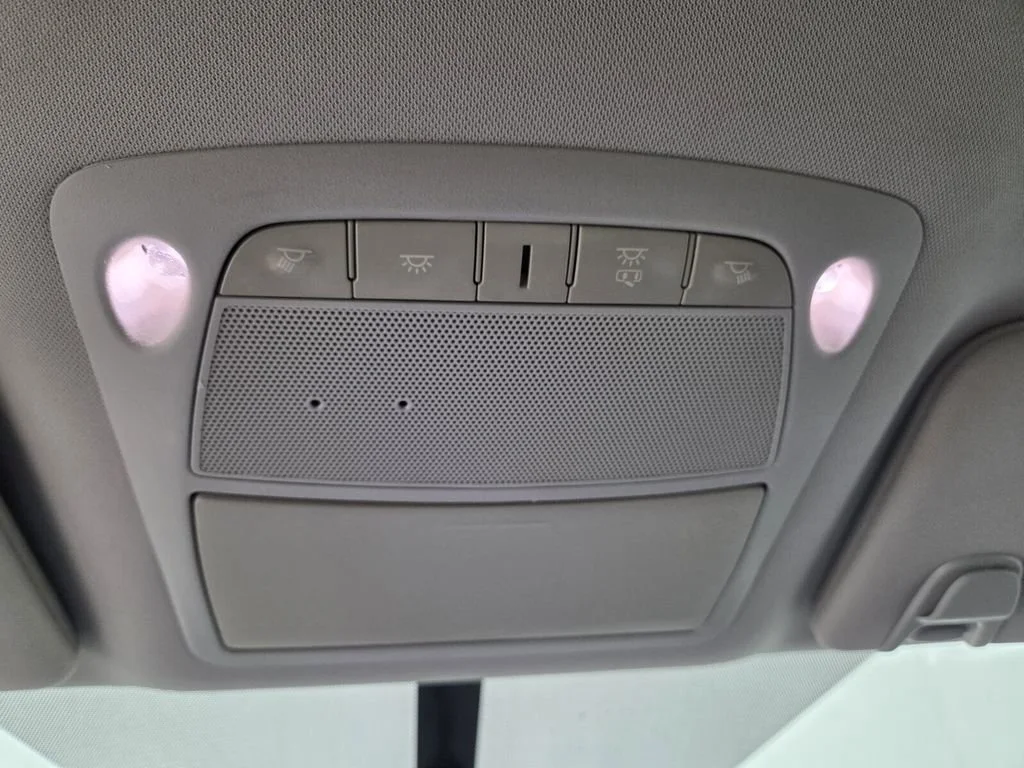 Used 2018 Magnetic Black Metallic Nissan S image 19