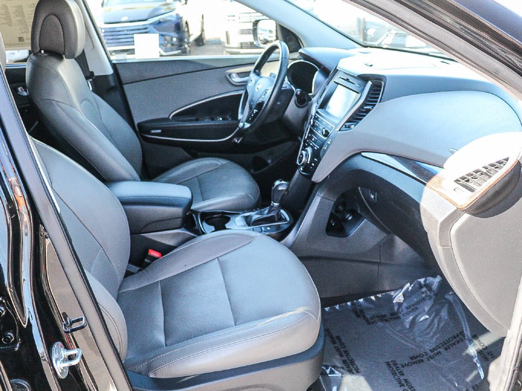 Used 2017 Black Hyundai 2.4 Base image 17