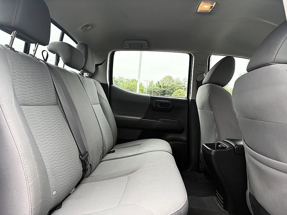 Used 2018 Super White Toyota SR image 9