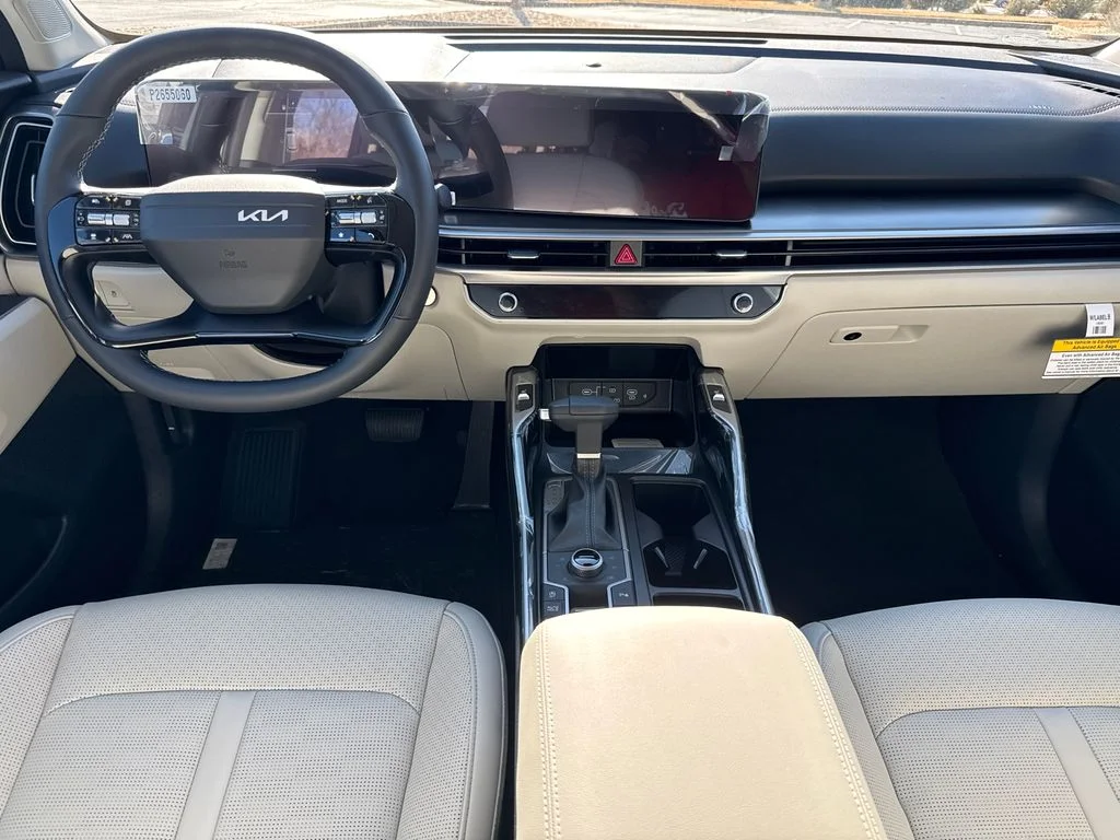 New 2026 White Kia S image 22