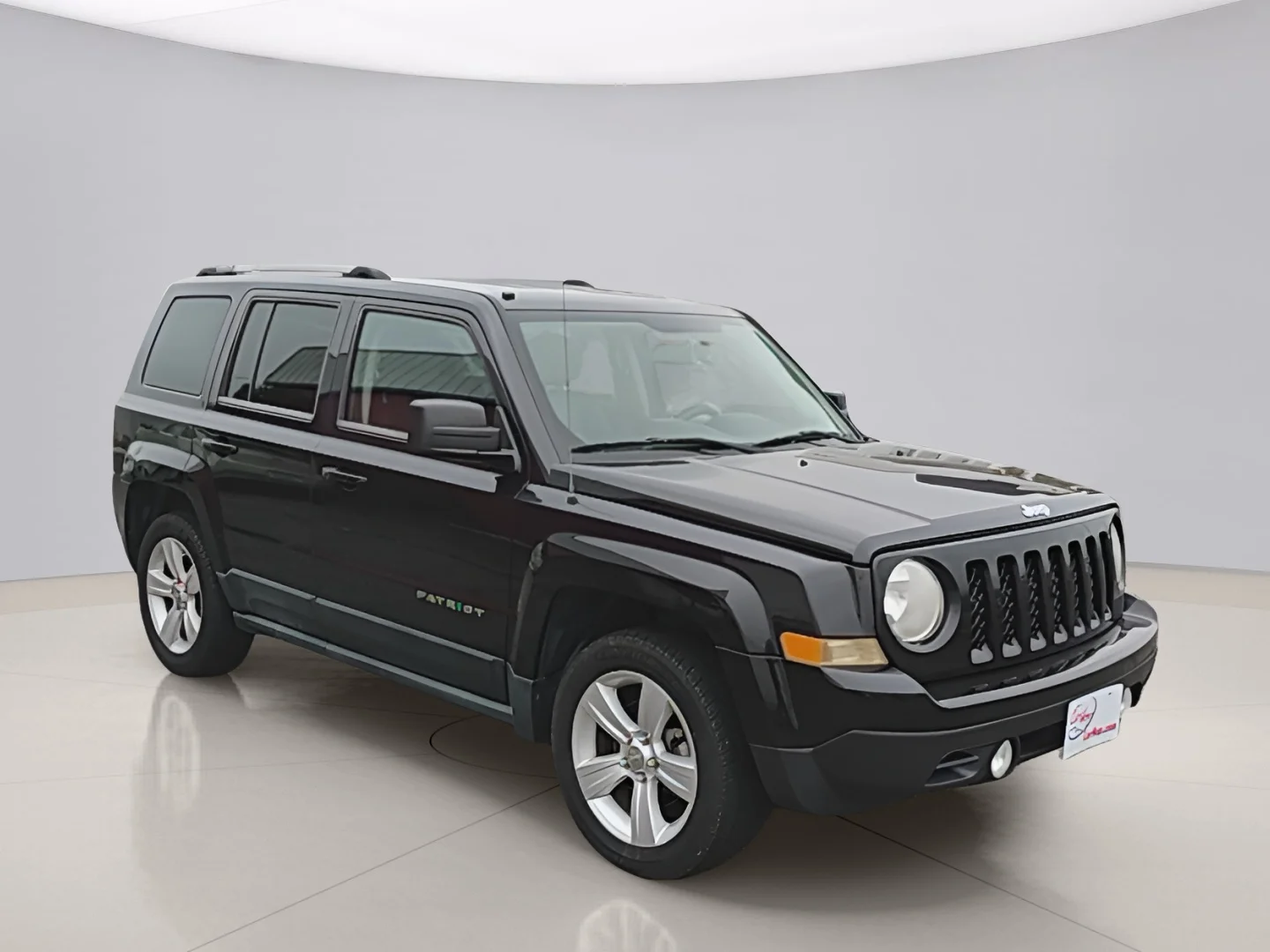 Used 2011 Black Jeep LATITUDE X image 3