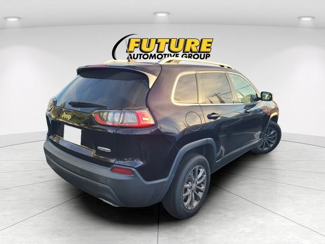 Used 2021 Gray Jeep Latitude Lux image 3