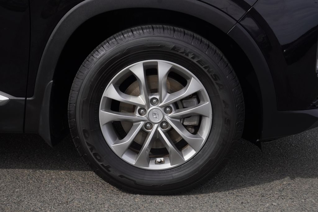 Certified Used 2020 Black Hyundai SE image 9
