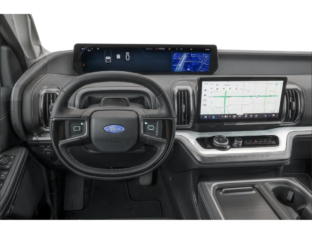 Used 2025 Black Metallic Ford Platinum image 4