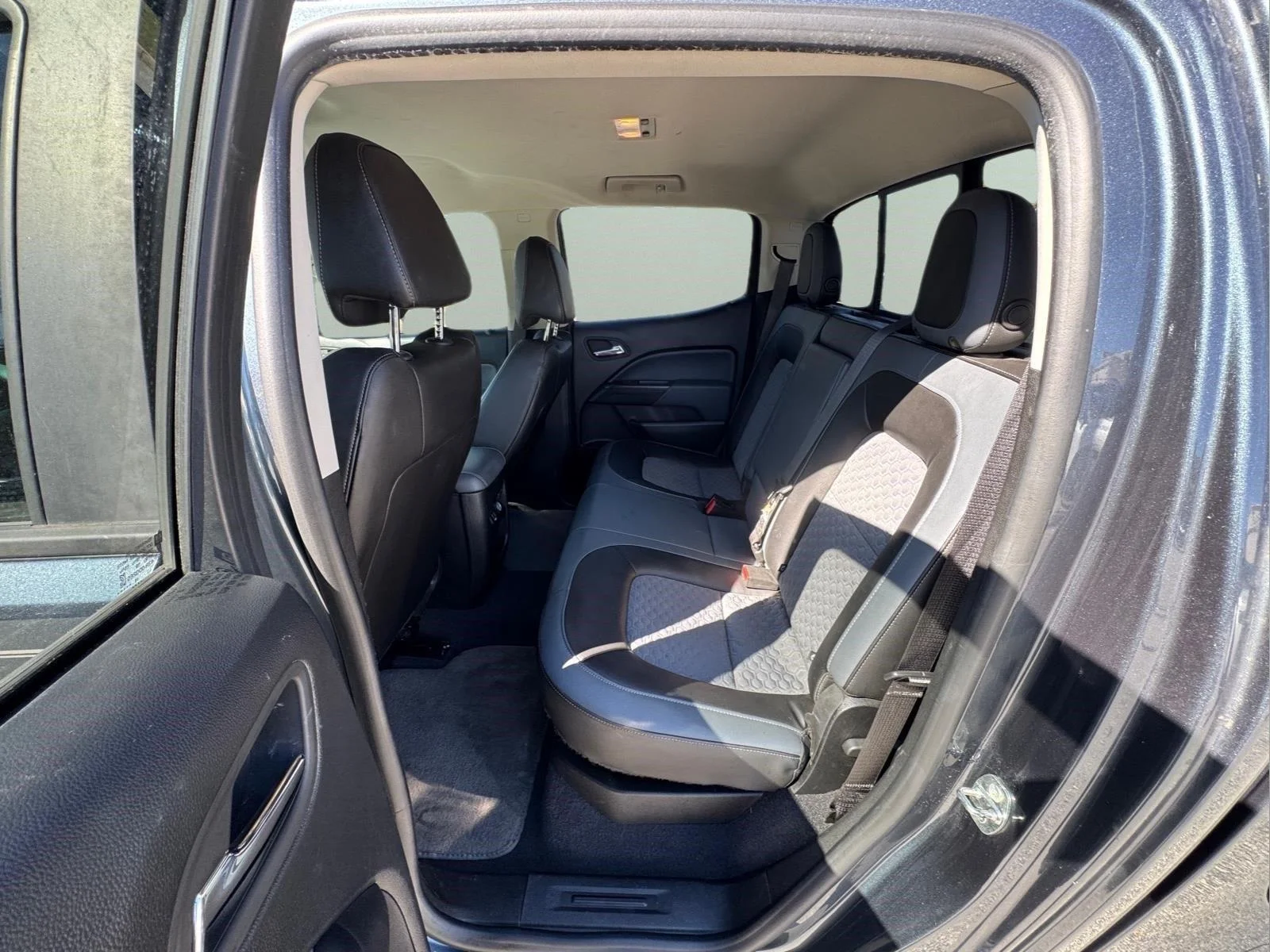 Used 2020 Shadow Gray Metallic Chevrolet 2WD Z71 image 14