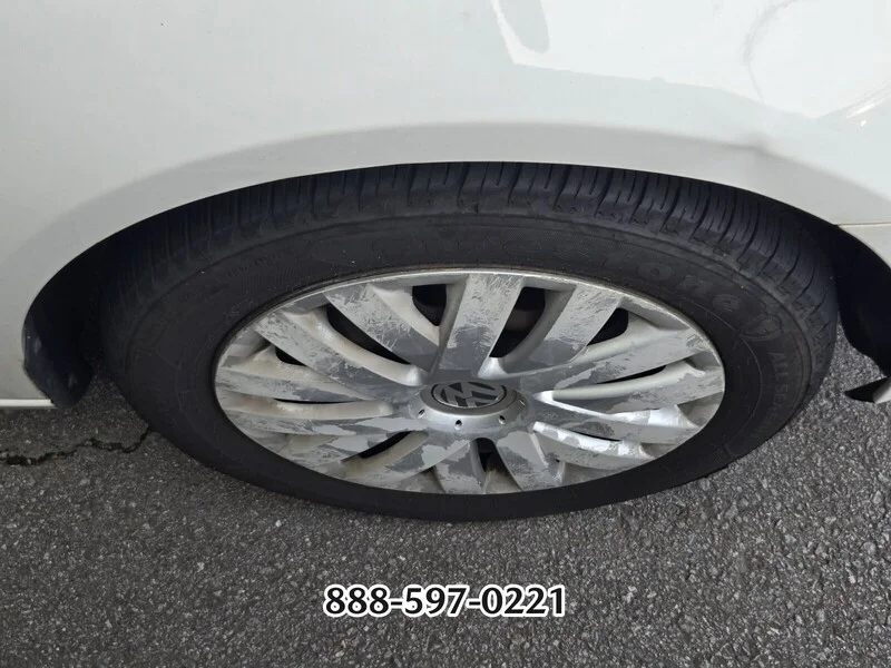 Used 2014 Candy White Volkswagen 2.5L S image 9