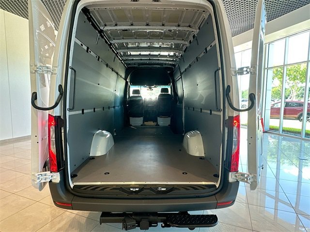 New 2026 Arctic White Mercedes-Benz Cargo 170 WB image 51