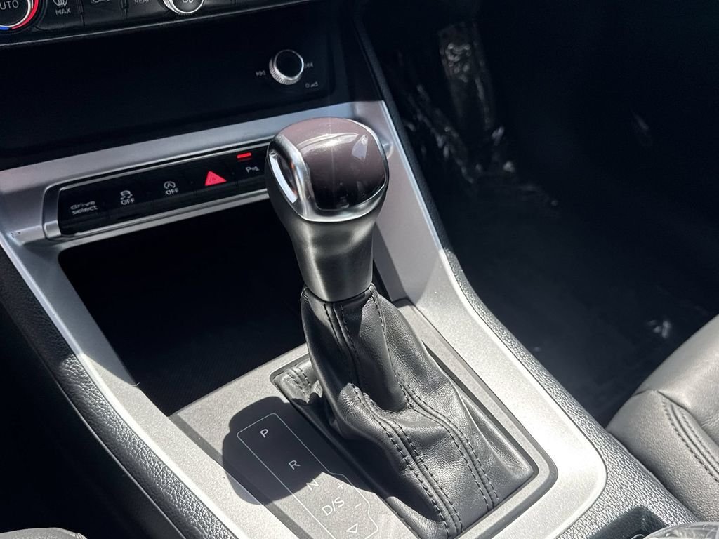 Used 2025  Audi Premium image 22