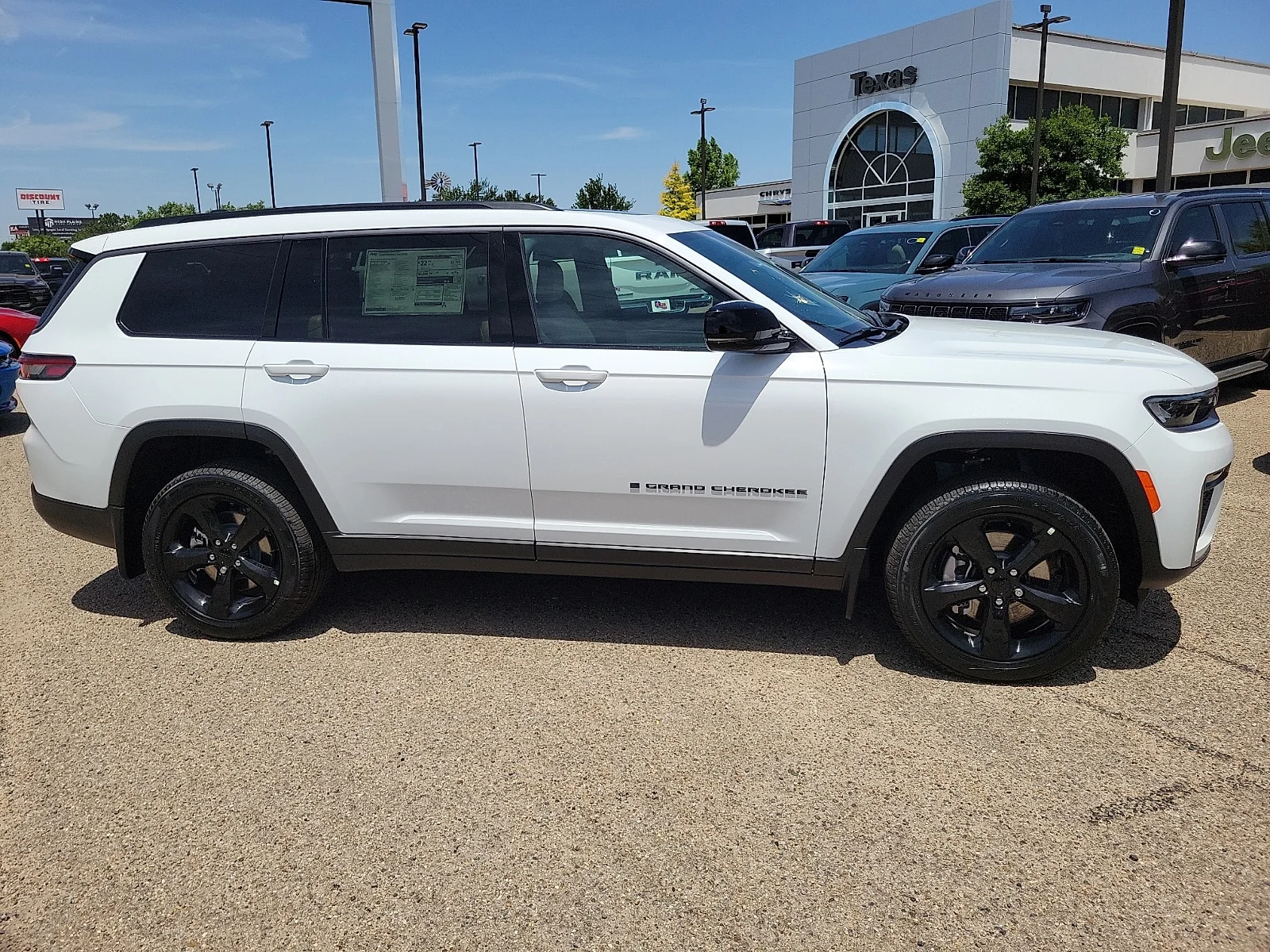 New 2026 PW7 Bright Whit Jeep L LIMITED 4X4 image 5