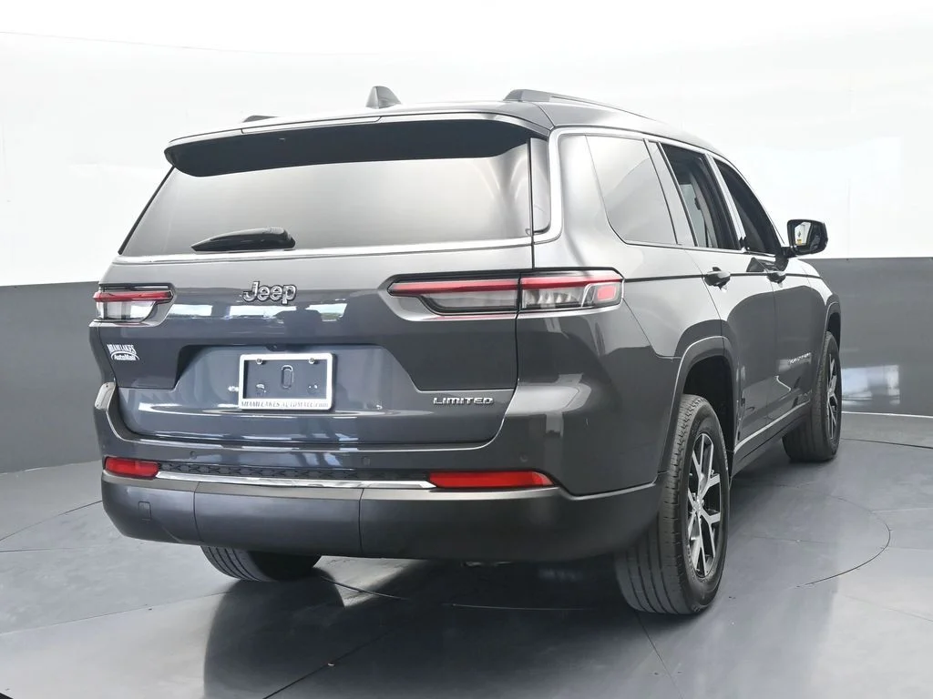 Used 2023 Baltic Gray Metallic Clearcoat Jeep Limited image 4