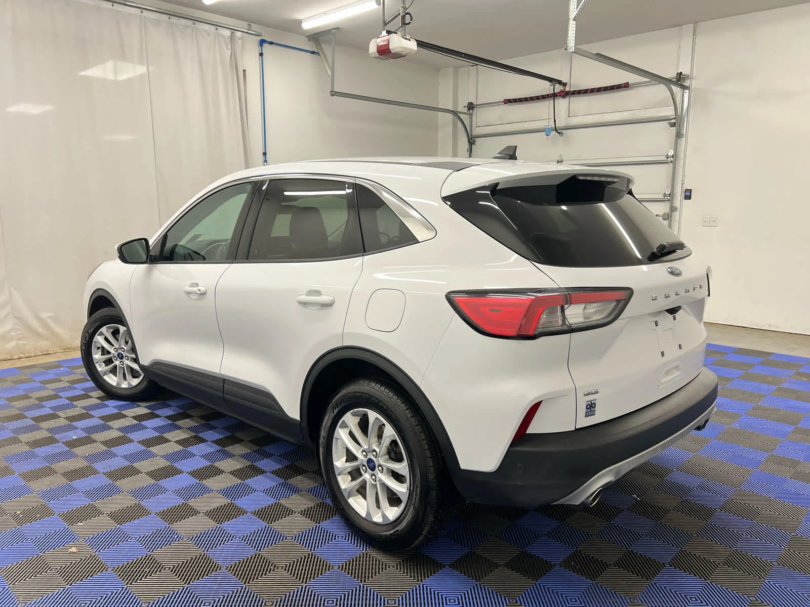 Used 2021 Oxford White Ford SE image 6