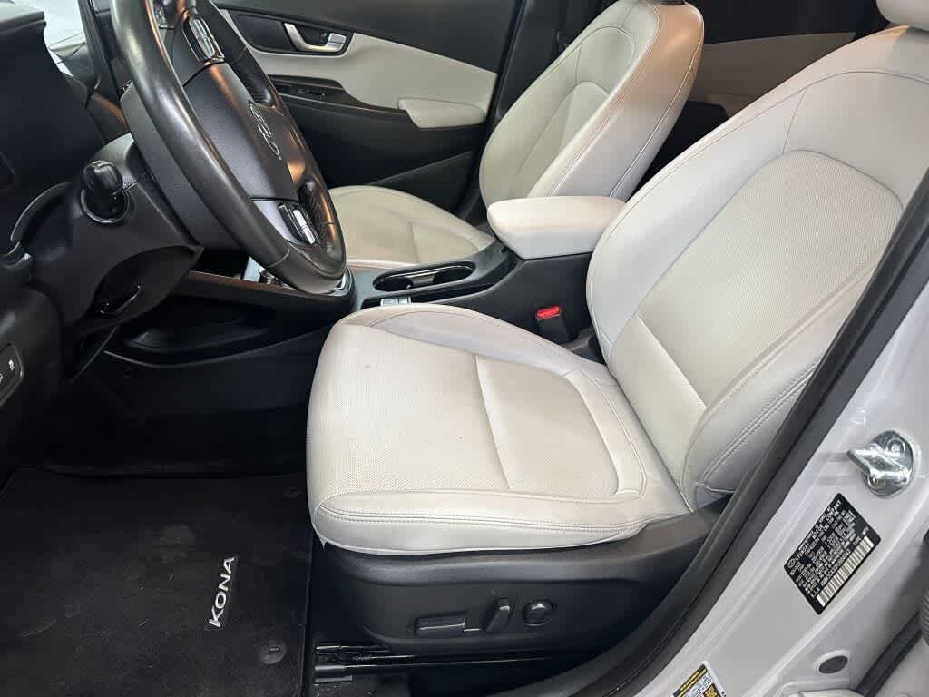 Used 2023 Cyber Silver Hyundai Limited image 6