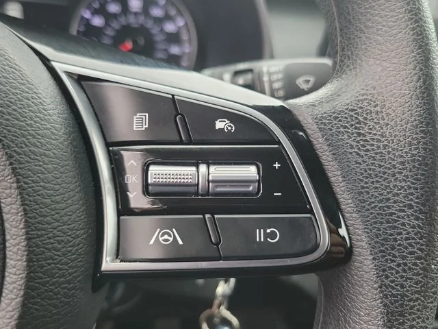 Used 2024 Snow White Pearl Kia LXS image 26