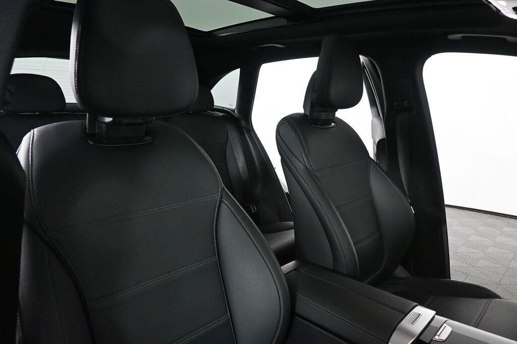 Certified Used 2025 Black Mercedes-Benz GLC 300 image 21