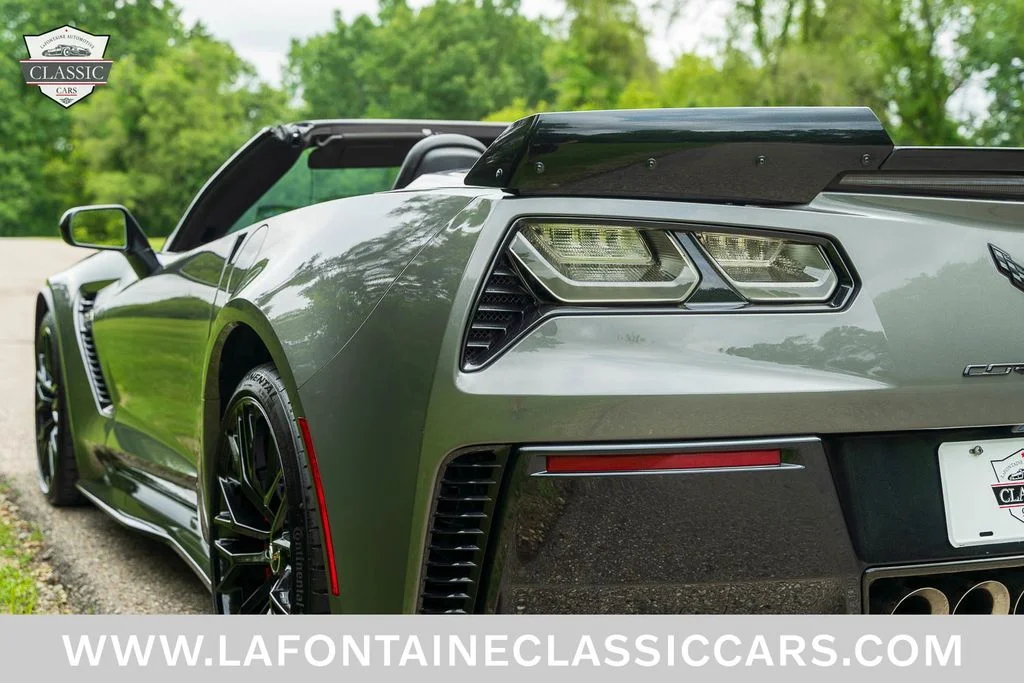 Used 2015 Gray Chevrolet Z06 image 36