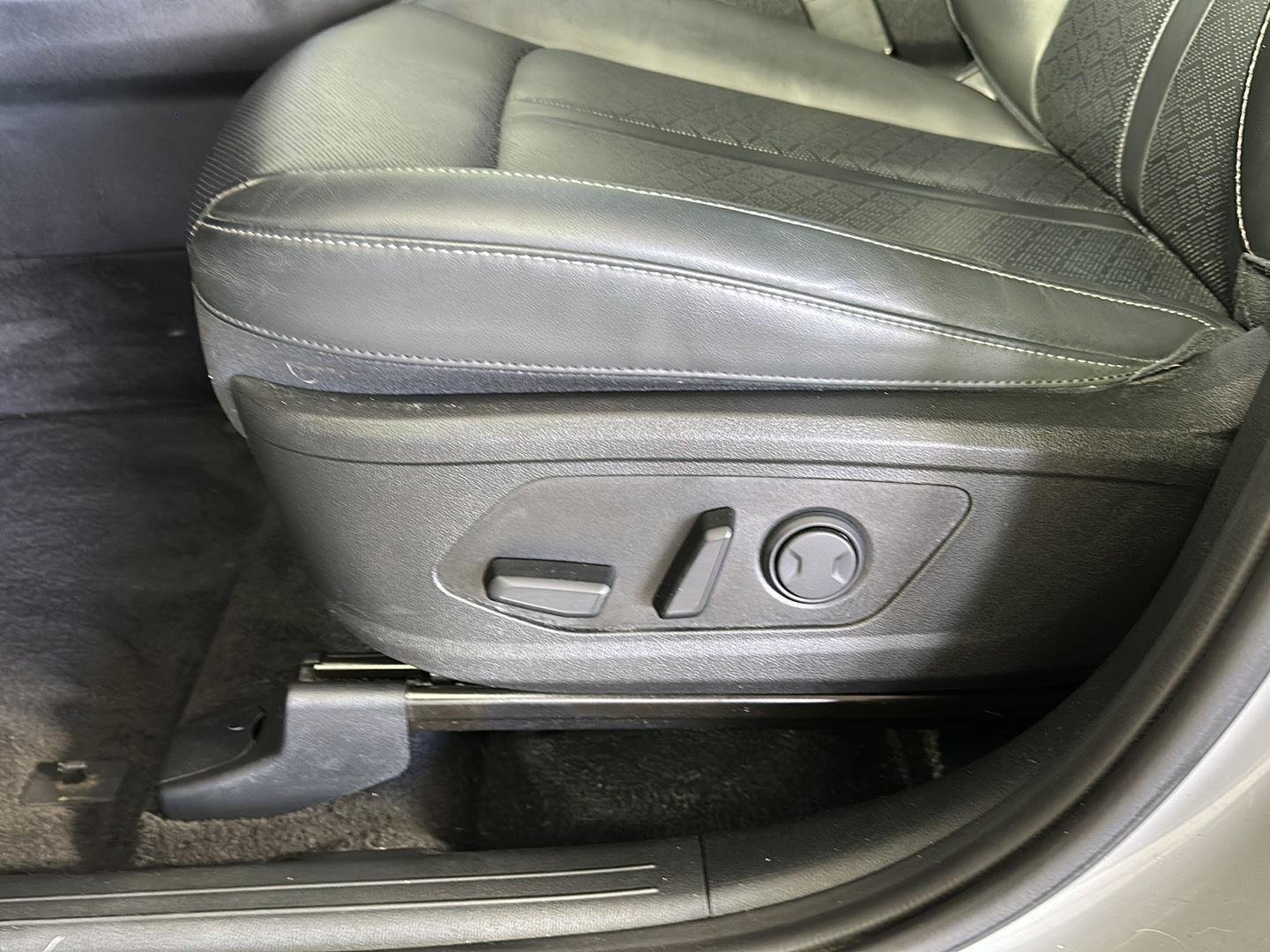Used 2023 Wolf Gray Kia X-Line EX image 18