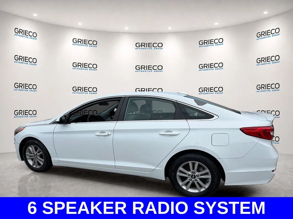 Used 2015 White Hyundai SE image 5