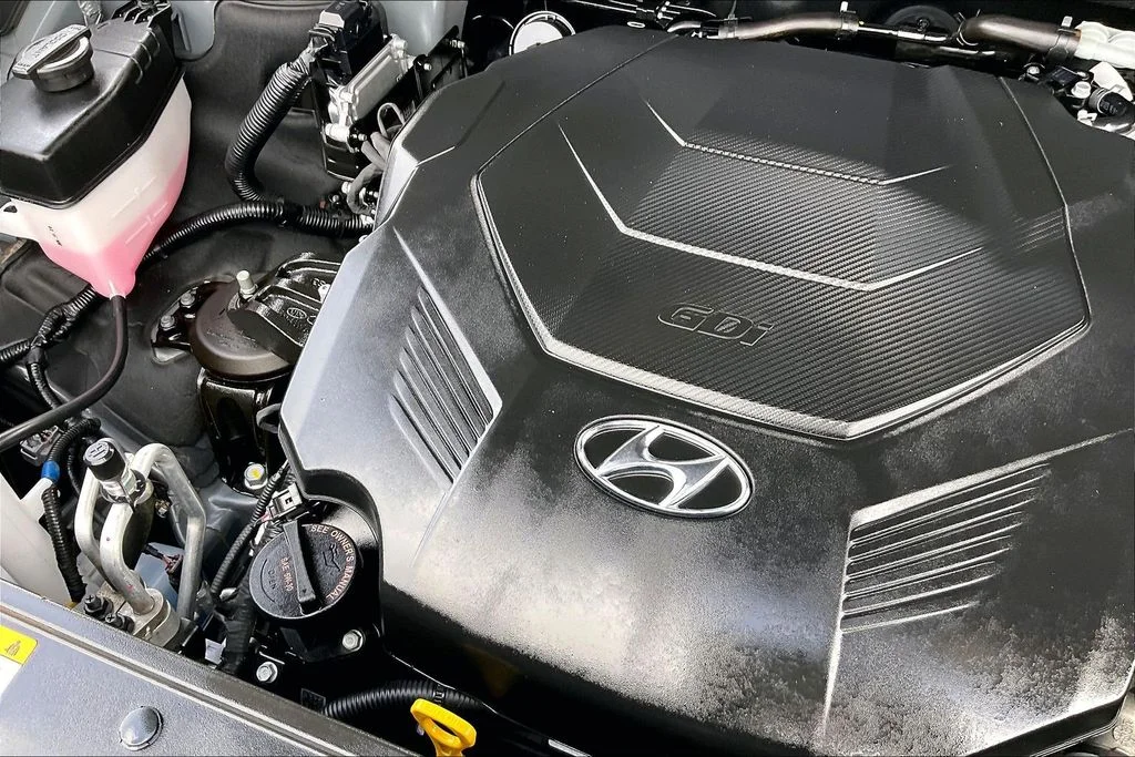 Used 2025 Gray Hyundai SEL image 31