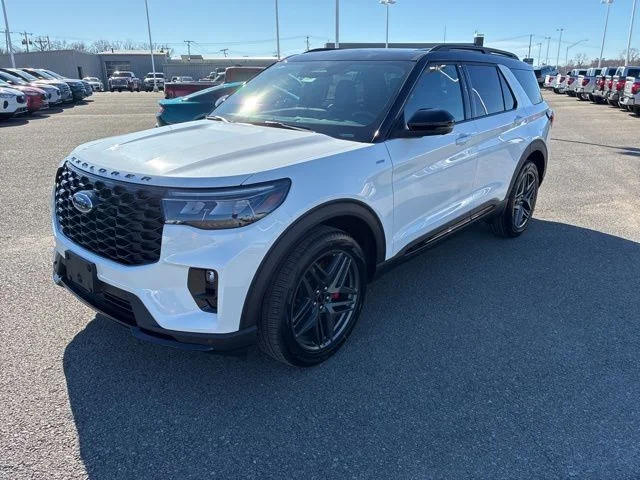 2026 Ford Explorer ST-LINE 4WD's photo
