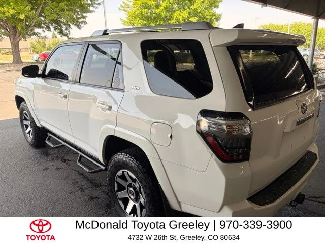 Used 2016 White Toyota SR5 image 17