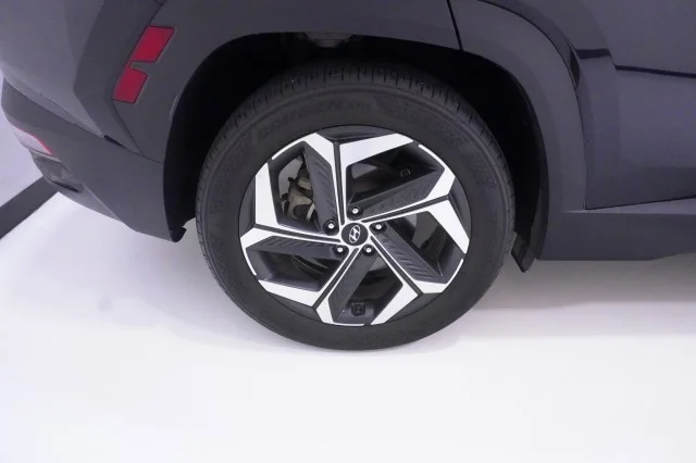 Used 2024  Hyundai SEL image 6