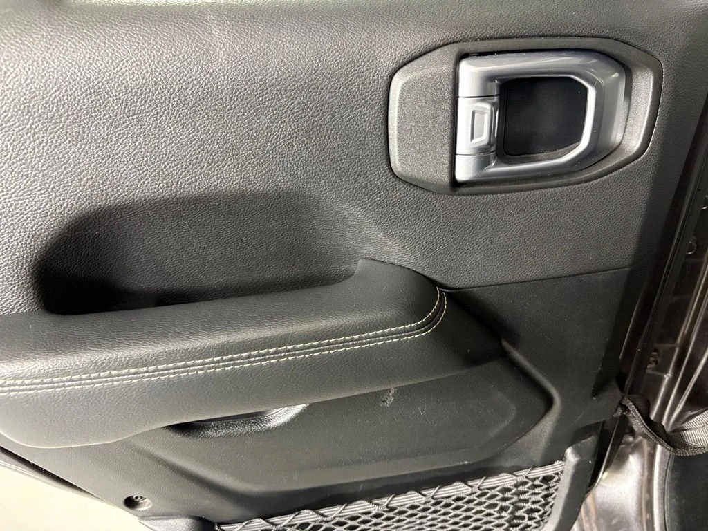 Used 2020 Gray Jeep Unlimited Sahara image 36