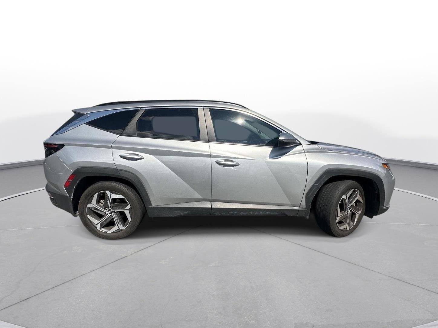 Used 2024 Shimmering Silver Hyundai SEL image 5
