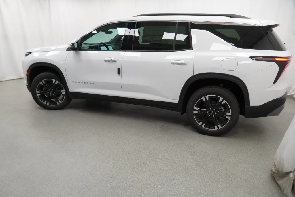 New 2027 Summit White Chevrolet LT image 6