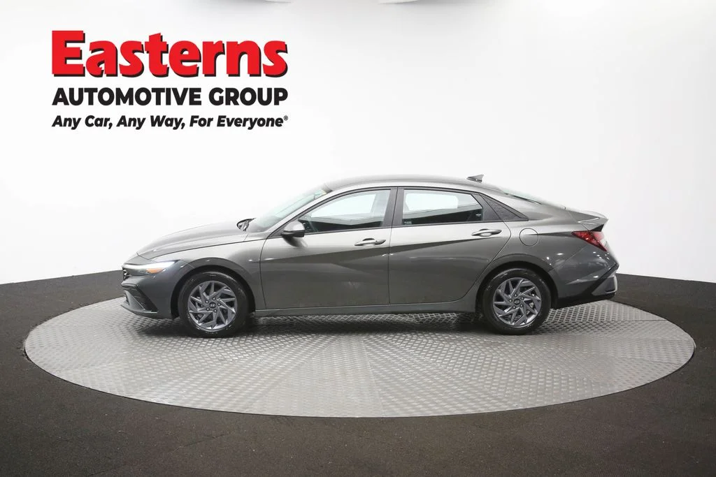 Used 2024 Gray Hyundai SEL image 58