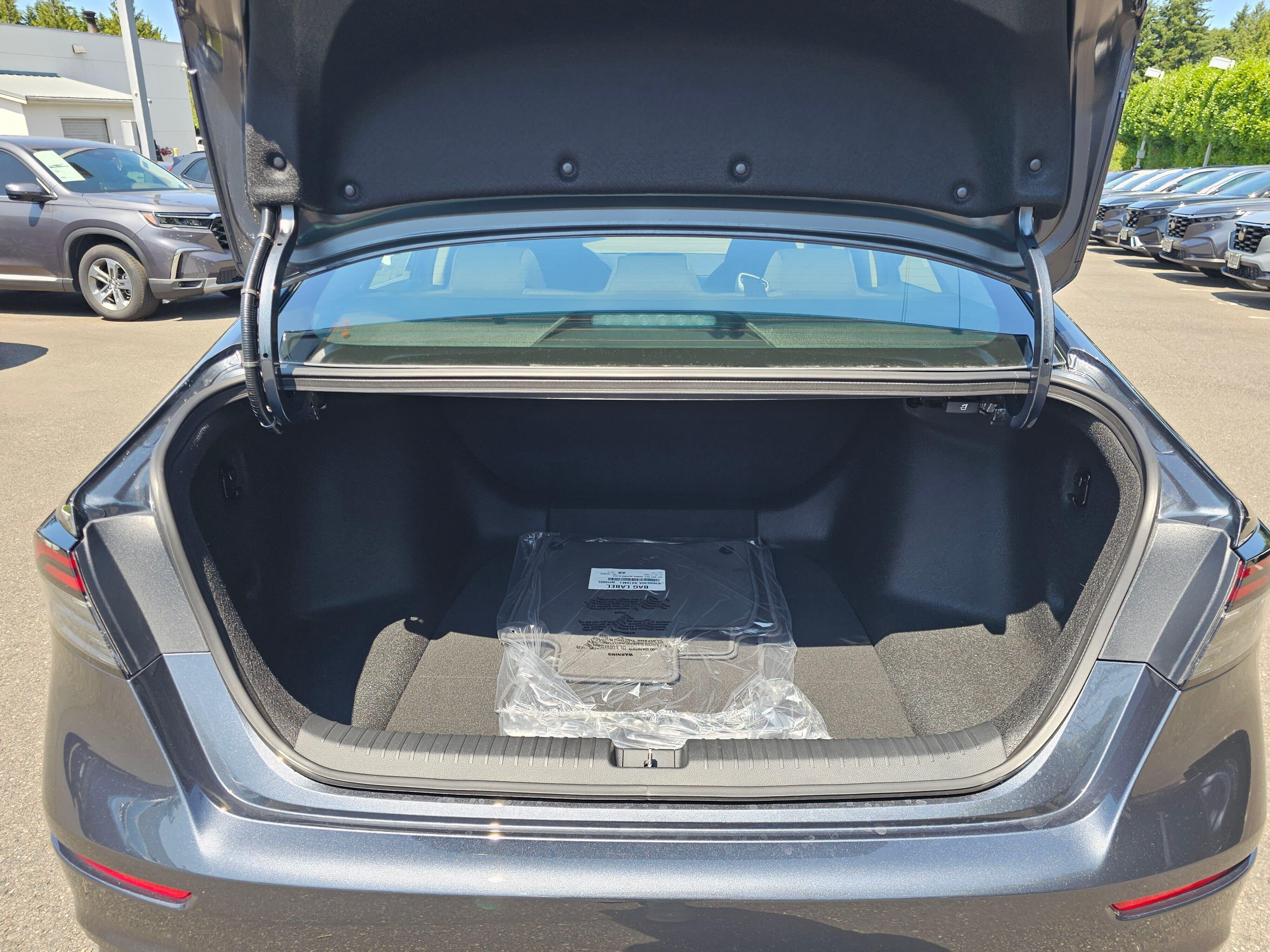 New 2026 Meteorite Gray Metallic Honda LX image 16