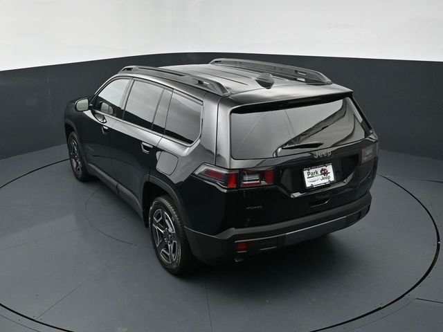New 2026 Diamond Black Crystal Pearl-Coat Exterior Paint Jeep Limited image 16