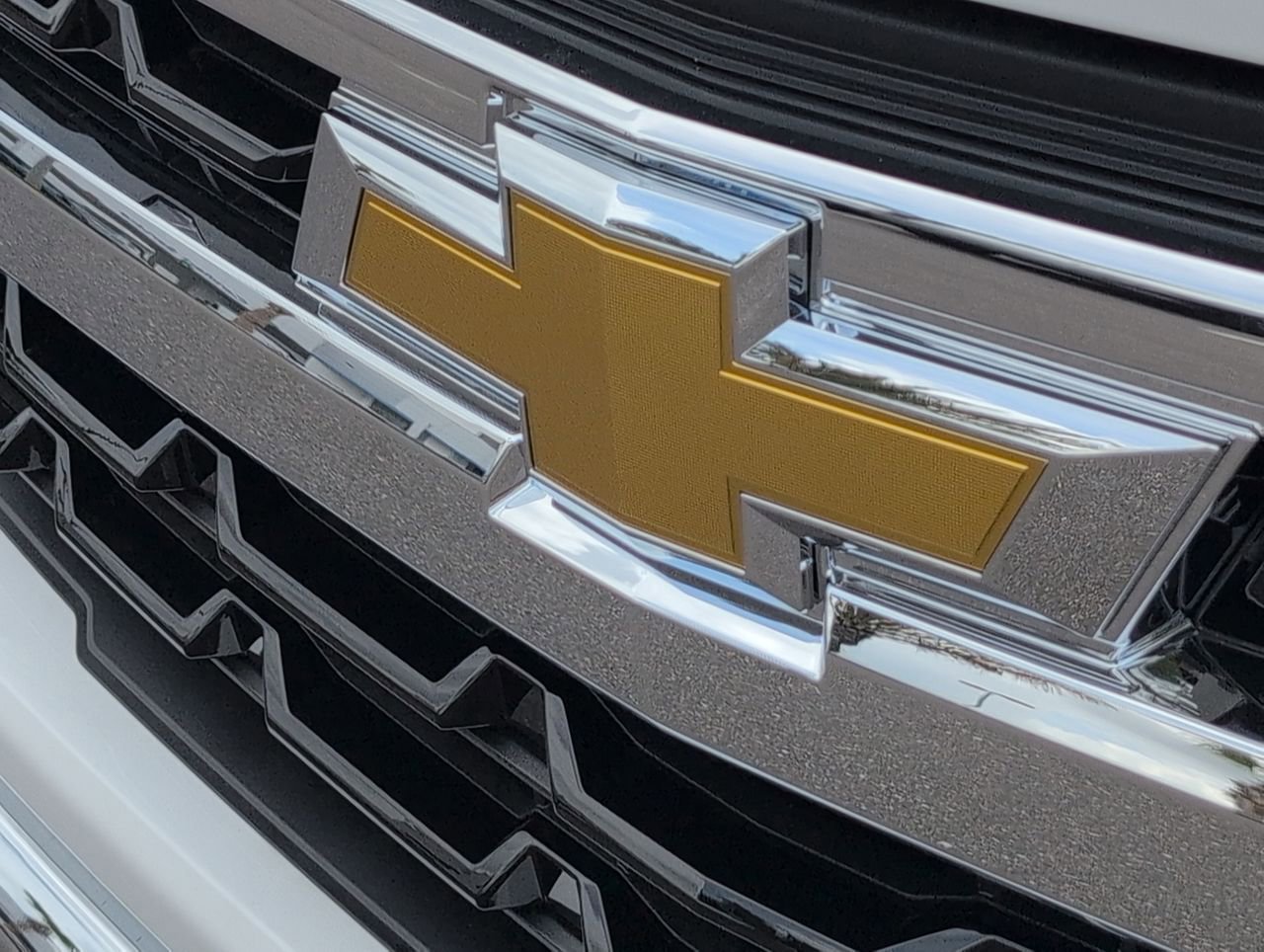 New 2026 Summit White Chevrolet LT image 29