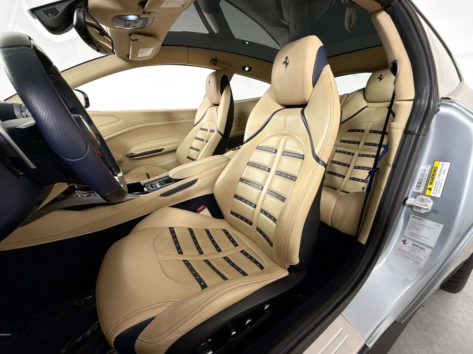 Certified Used 2018 Grigio Titanio Metall Ferrari V12 image 9