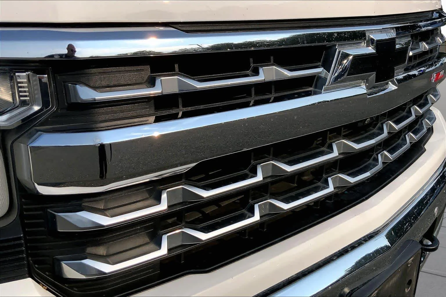 Used 2022 Summit White Chevrolet LTZ image 30