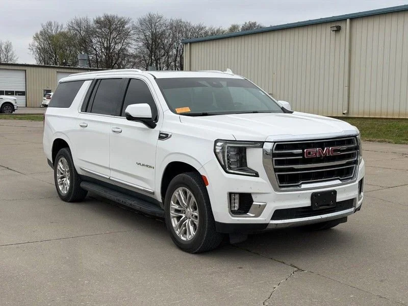 2023 GMC Yukon 4WD SLT's photo