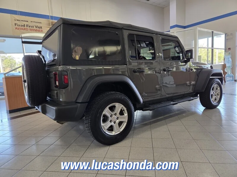 Used 2021 Gray JEEP UNLIMITED SPORT 4X4 image 4