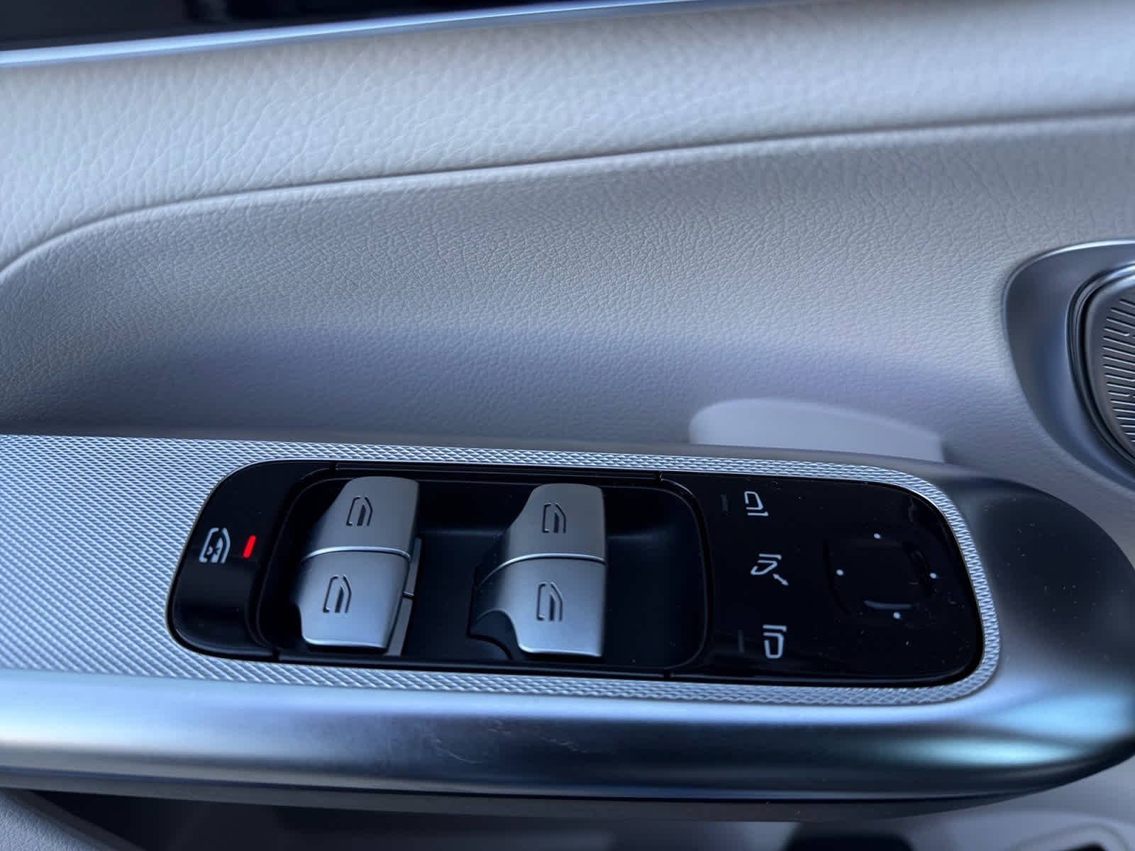 Used 2026 Starling Blue Metallic Mercedes-Benz GLC 300 image 23