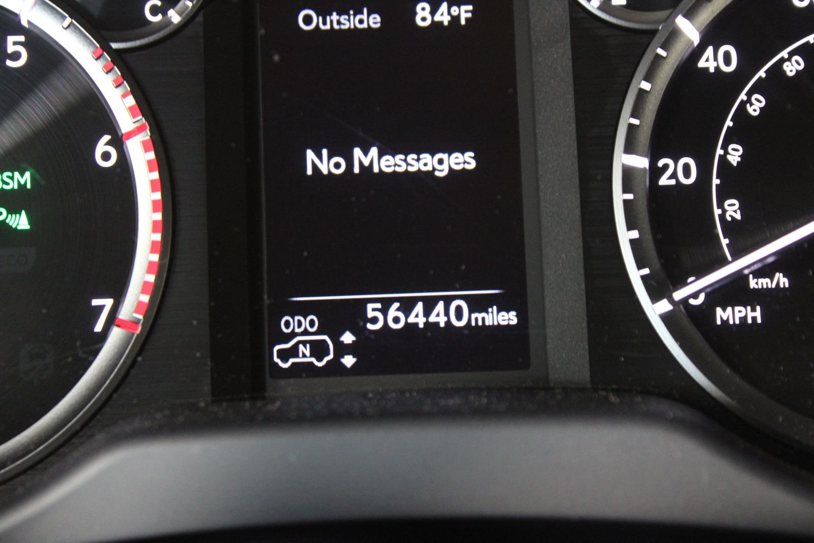 Used 2022  Lexus 460 Luxury image 7