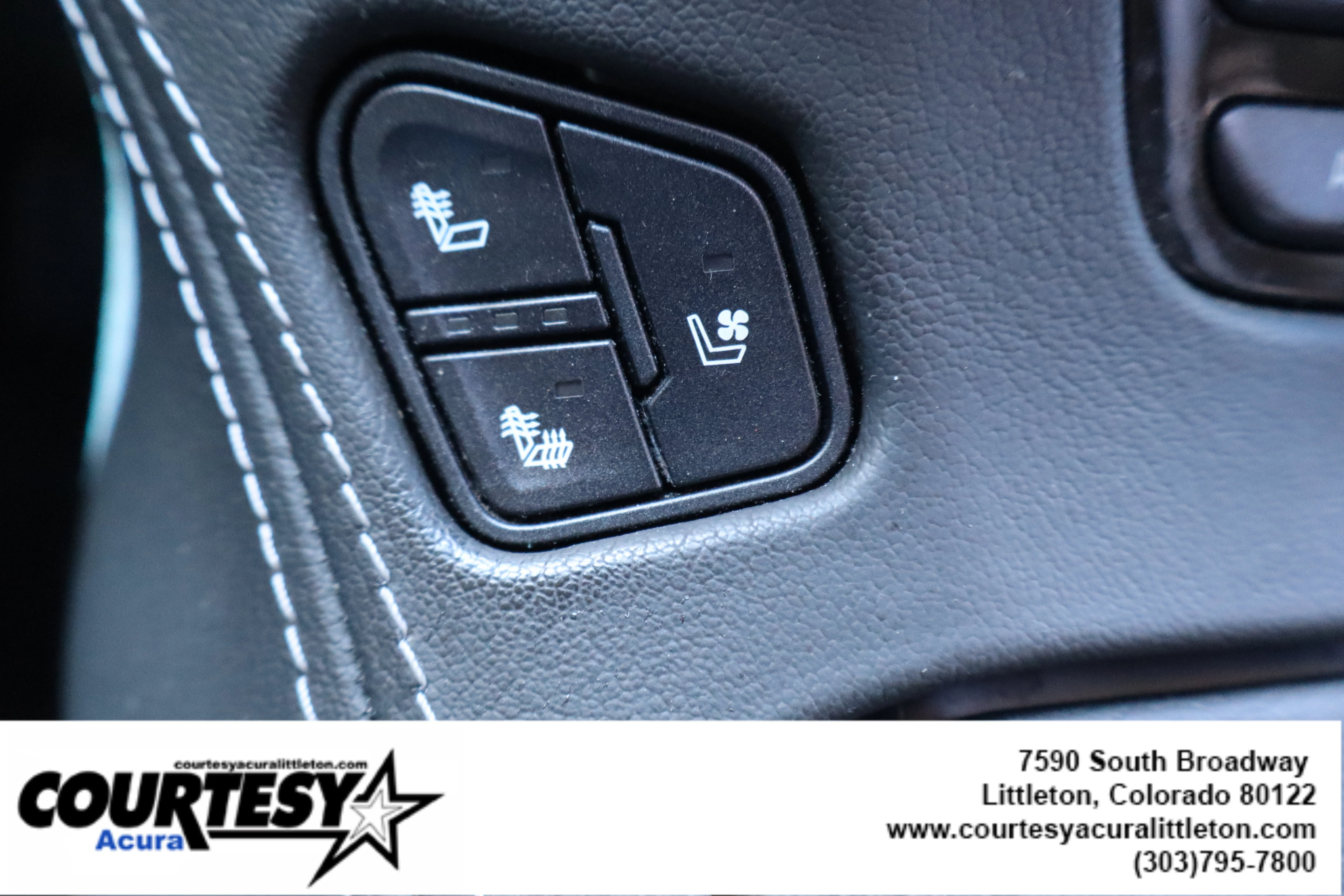 Used 2019 Silver Ice Metallic Chevrolet Premier image 19