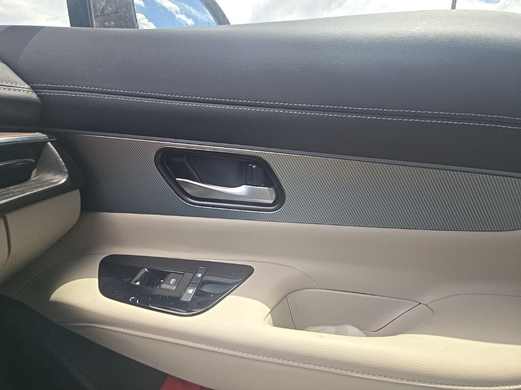 Used 2026 Gold Nissan SL image 21