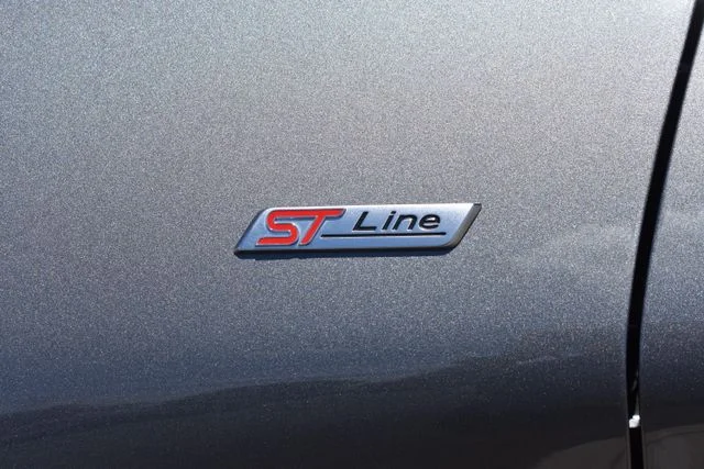 Used 2025 Gray Ford ST-Line image 9