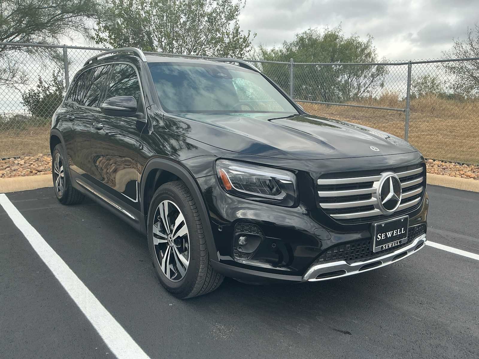 Used 2026 Night Black Mercedes-Benz GLB 250 image 3