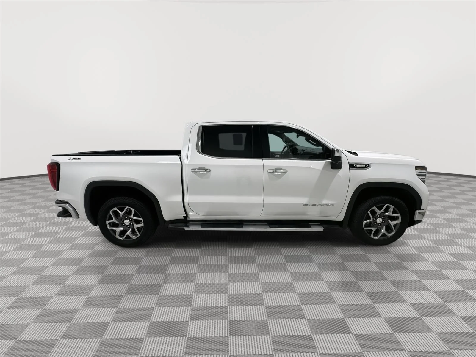 Used 2025 Summit White GMC SLT image 6