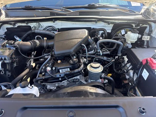 Used 2022 White Toyota SR image 17