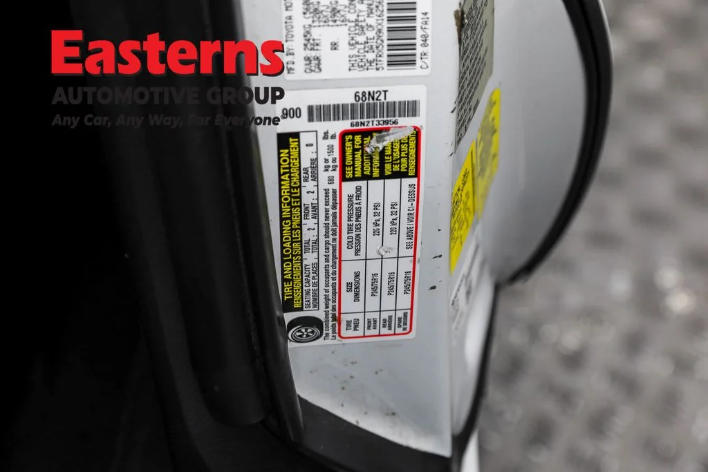 Used 2019 White Toyota SR image 32