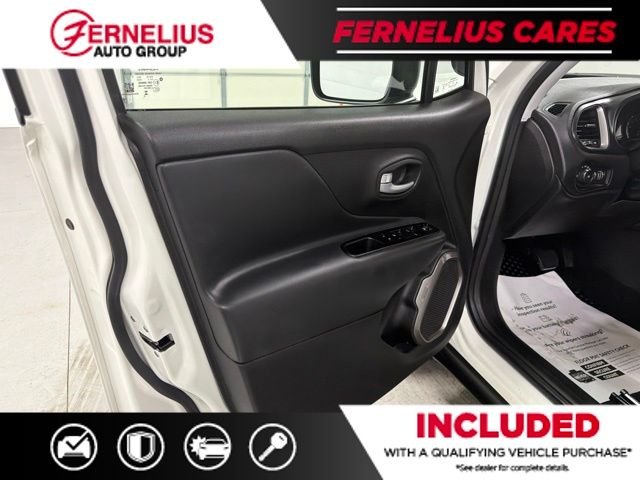 Used 2023 White Jeep Latitude image 12