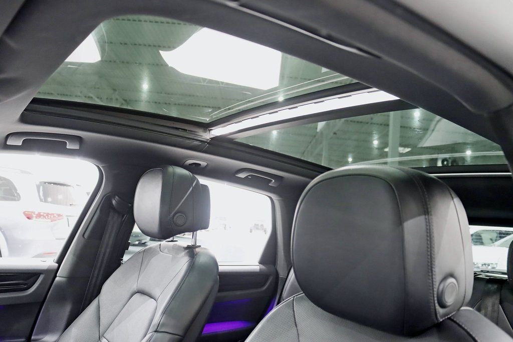 2022 Porsche Cayenne Platinum Edition - Photo 32