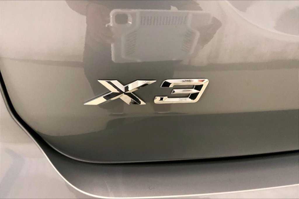 Used 2024 Skyscraper Grey Metallic BMW  image 4